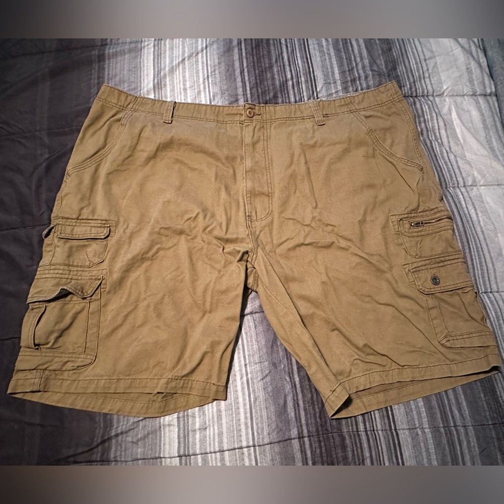 Men’s Cargo shorts size 52